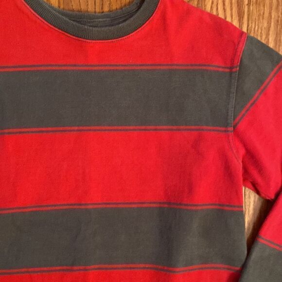 Gap kids size 6/7 long sleeve shirt gray and red - Picture 2 of 4